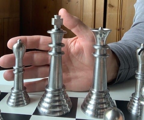 Modeling a Chess Set That Works in 2D and 3D 