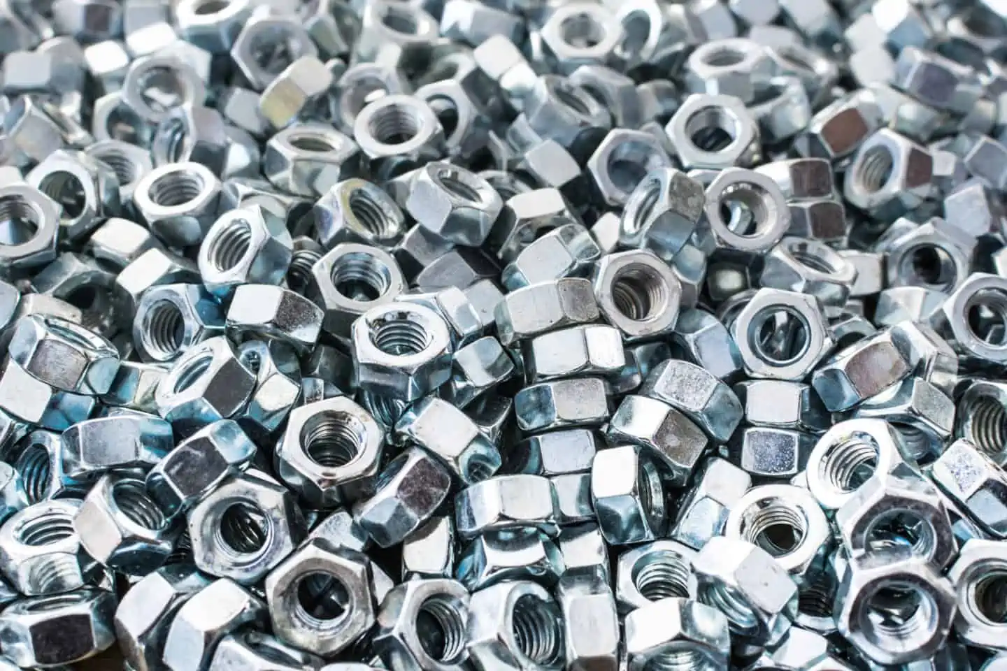 Fastners finished in zinc passivate